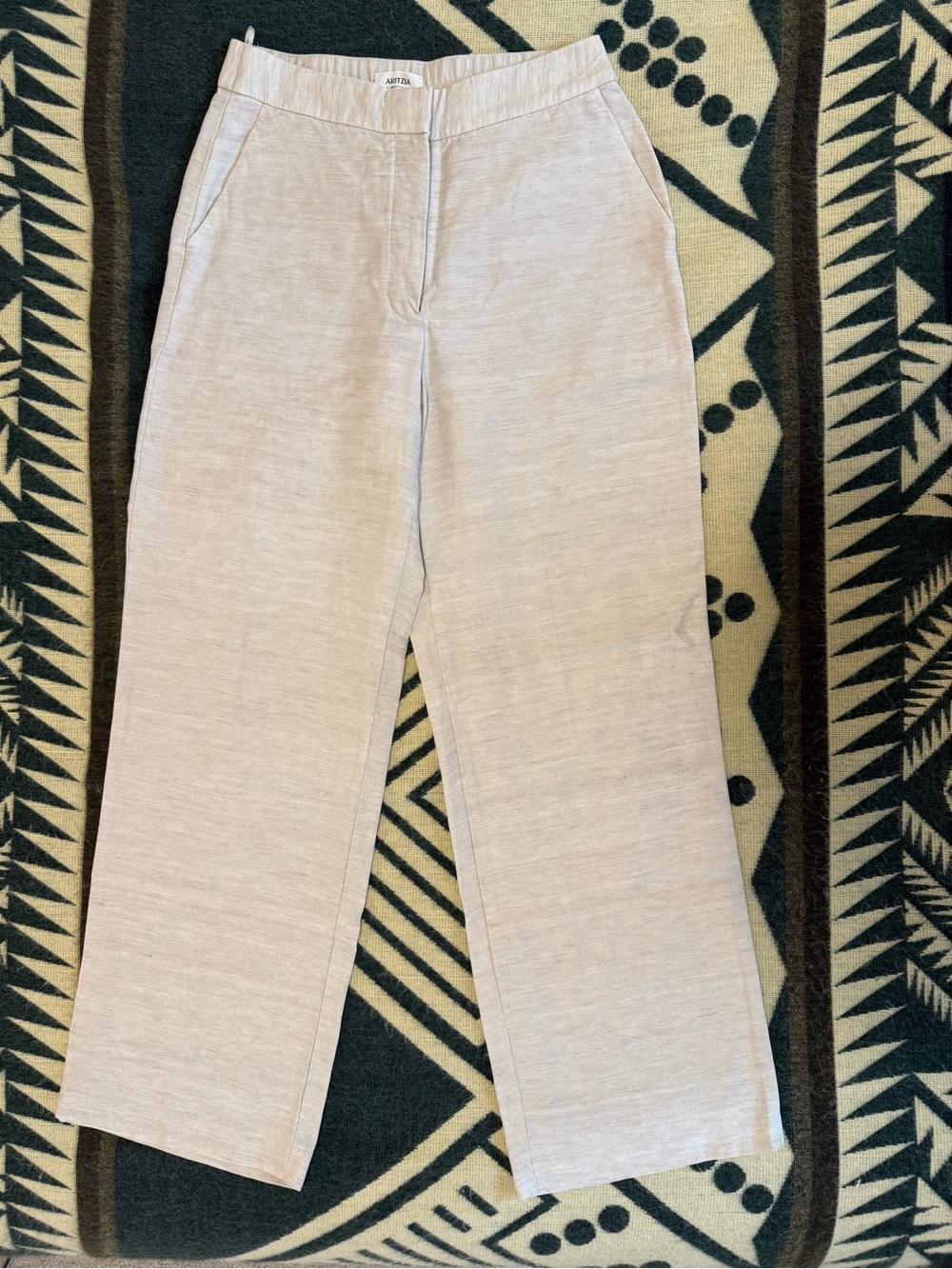 Women’s Aritzia Light Beige Limitless Pants